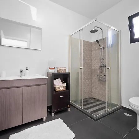 Semesterbostad Mimi House - Free Parking