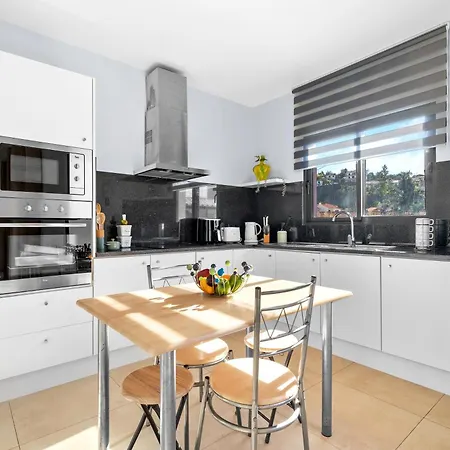 Mimi House - Free Parking Feriehus Funchal (Madeira)