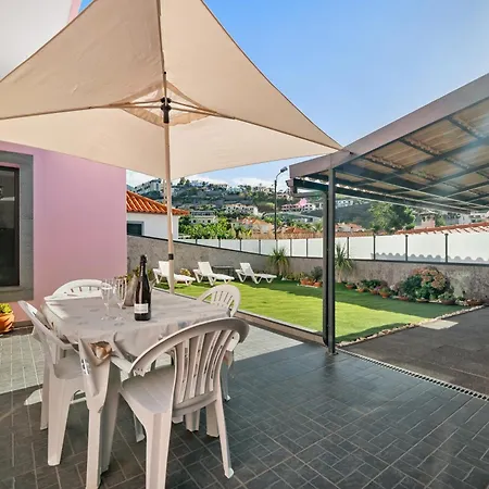 Mimi House - Free Parking Feriehus Funchal (Madeira)