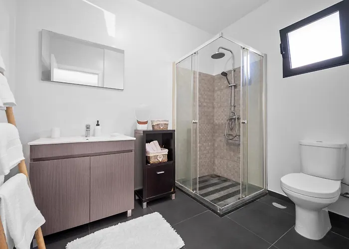 Дом отдыха Mimi House - Free Parking