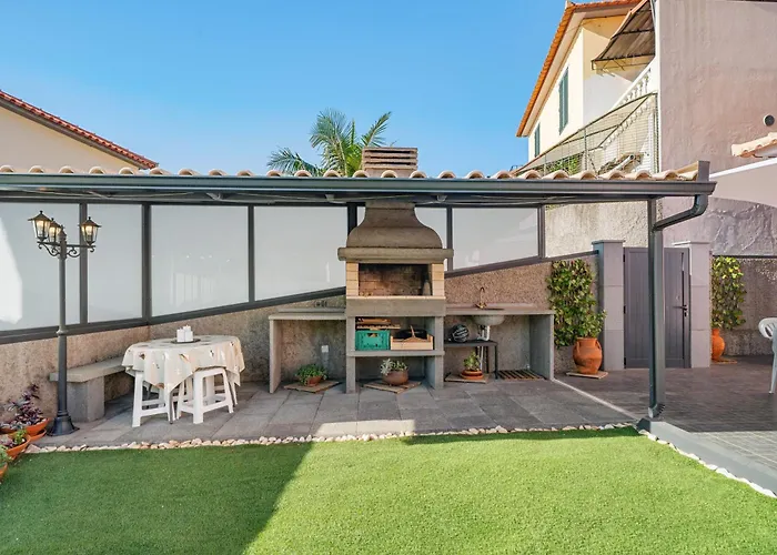 Дом отдыха Mimi House - Free Parking *