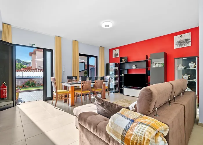 Дом отдыха Mimi House - Free Parking