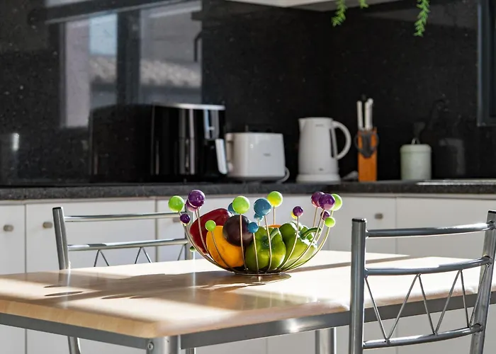 Дом отдыха Mimi House - Free Parking